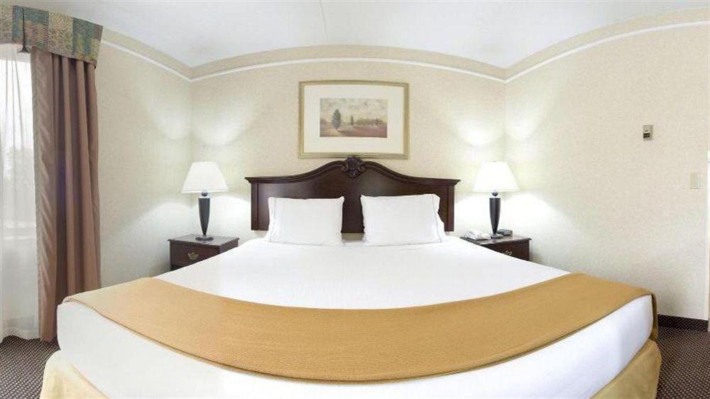 Candlewood Suites Grand Rapids Airport By Ihg Cascade Zewnętrze zdjęcie