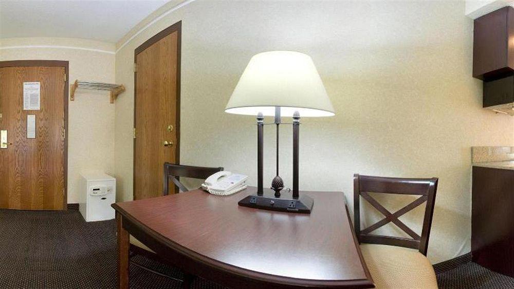 Candlewood Suites Grand Rapids Airport By Ihg Cascade Zewnętrze zdjęcie