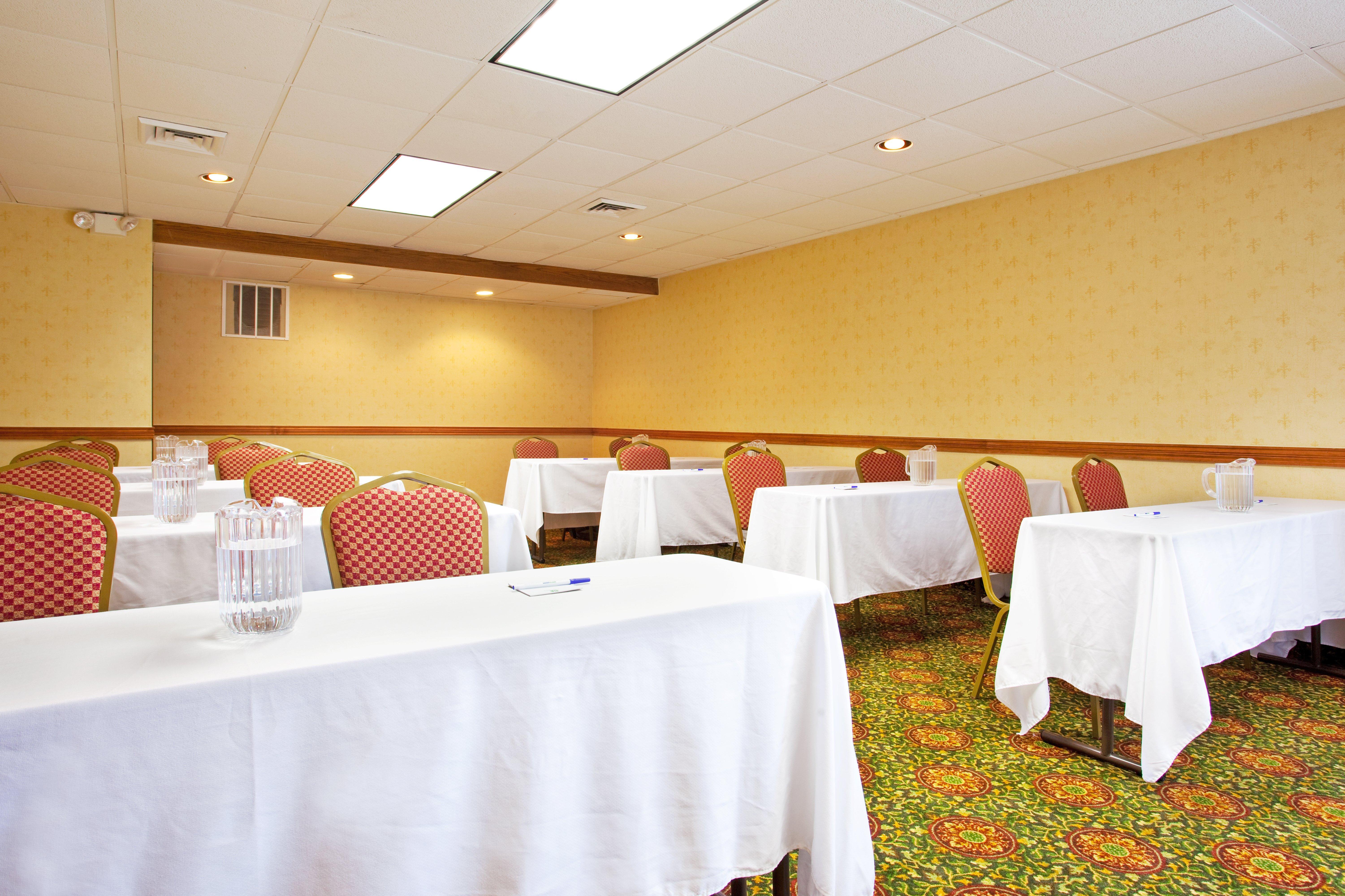 Candlewood Suites Grand Rapids Airport By Ihg Cascade Zewnętrze zdjęcie