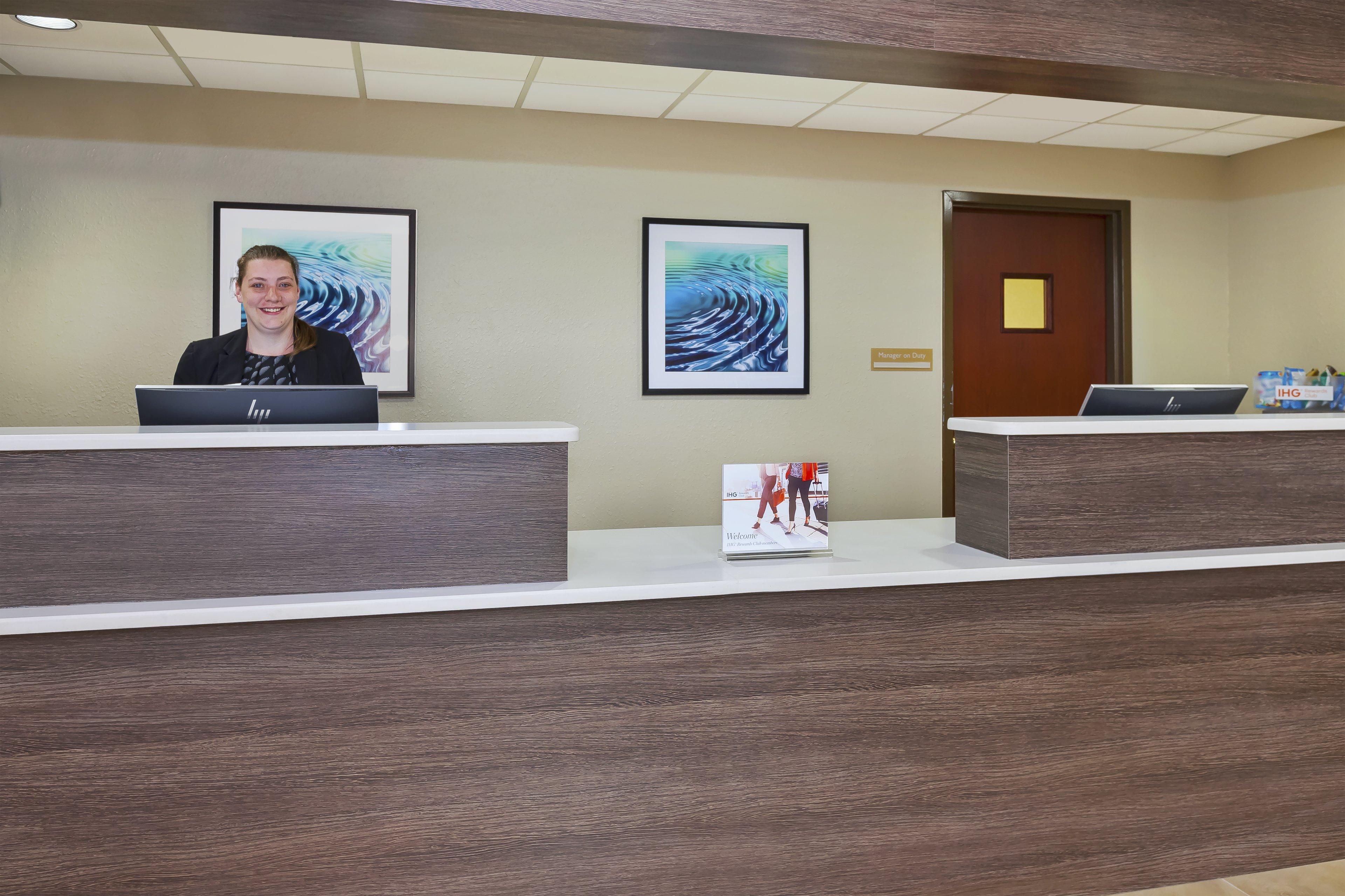 Candlewood Suites Grand Rapids Airport By Ihg Cascade Zewnętrze zdjęcie