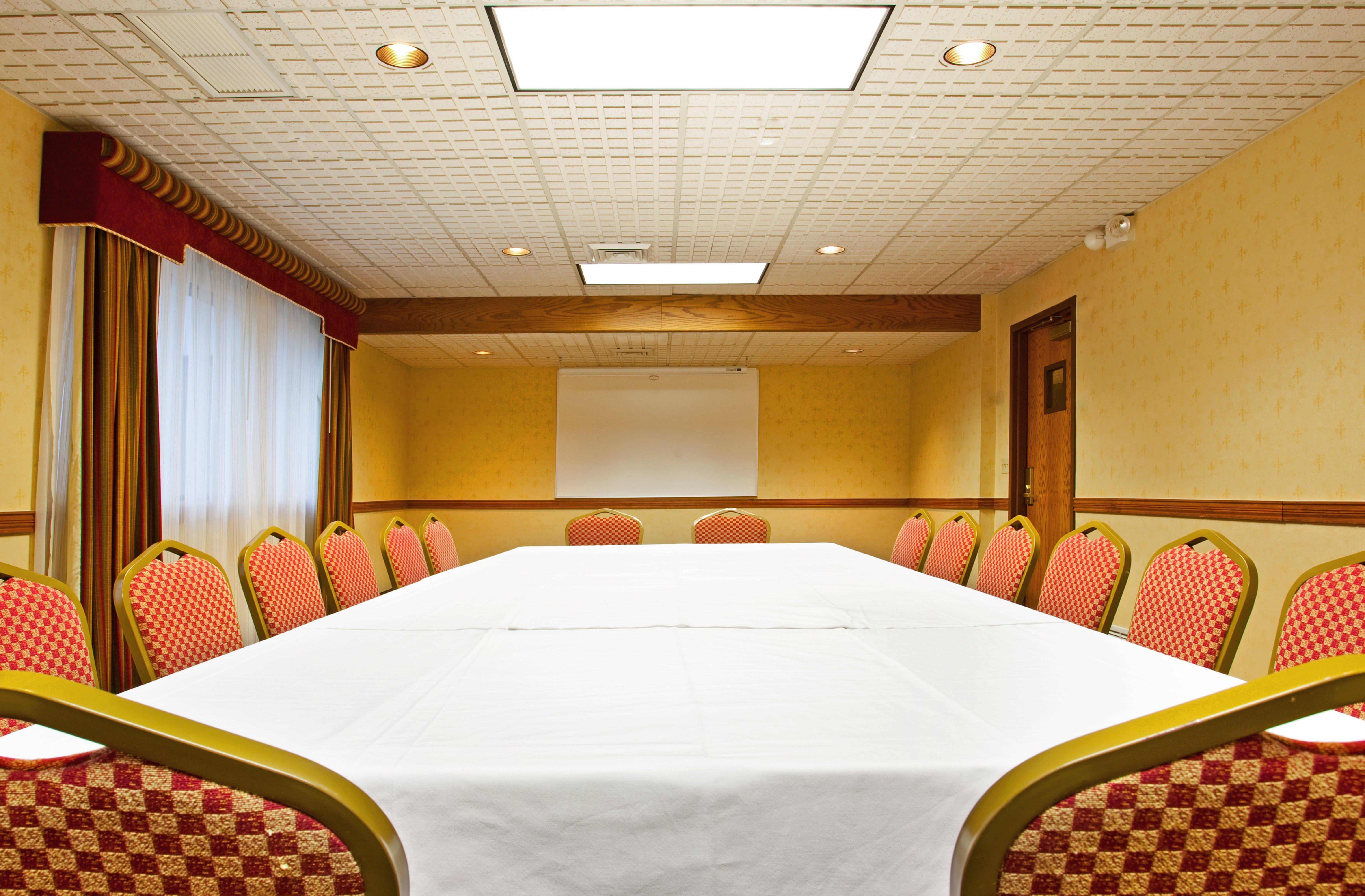 Candlewood Suites Grand Rapids Airport By Ihg Cascade Zewnętrze zdjęcie