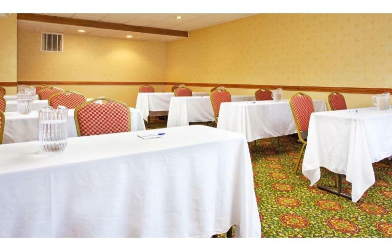 Candlewood Suites Grand Rapids Airport By Ihg Cascade Zewnętrze zdjęcie