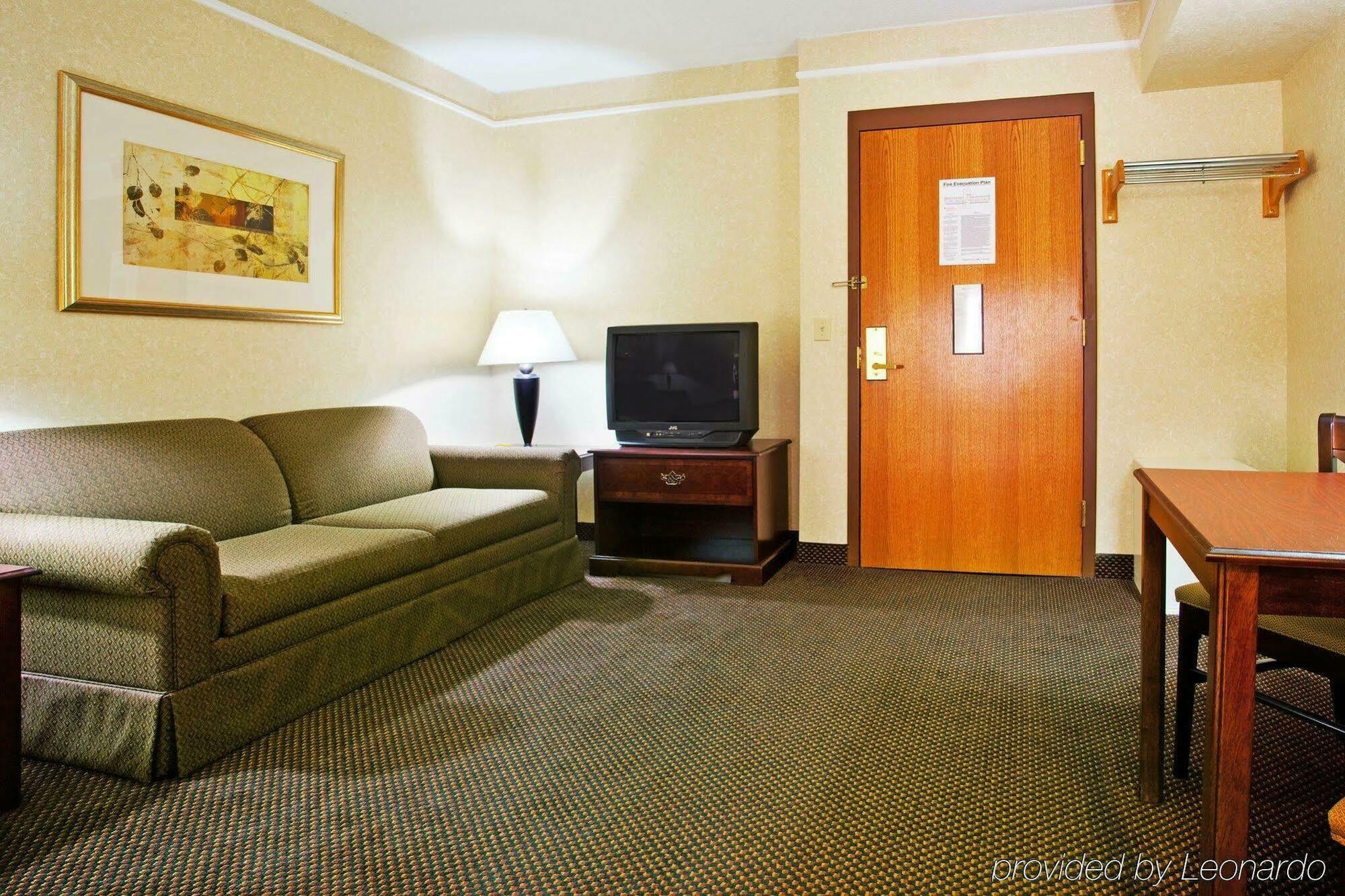 Candlewood Suites Grand Rapids Airport By Ihg Cascade Zewnętrze zdjęcie